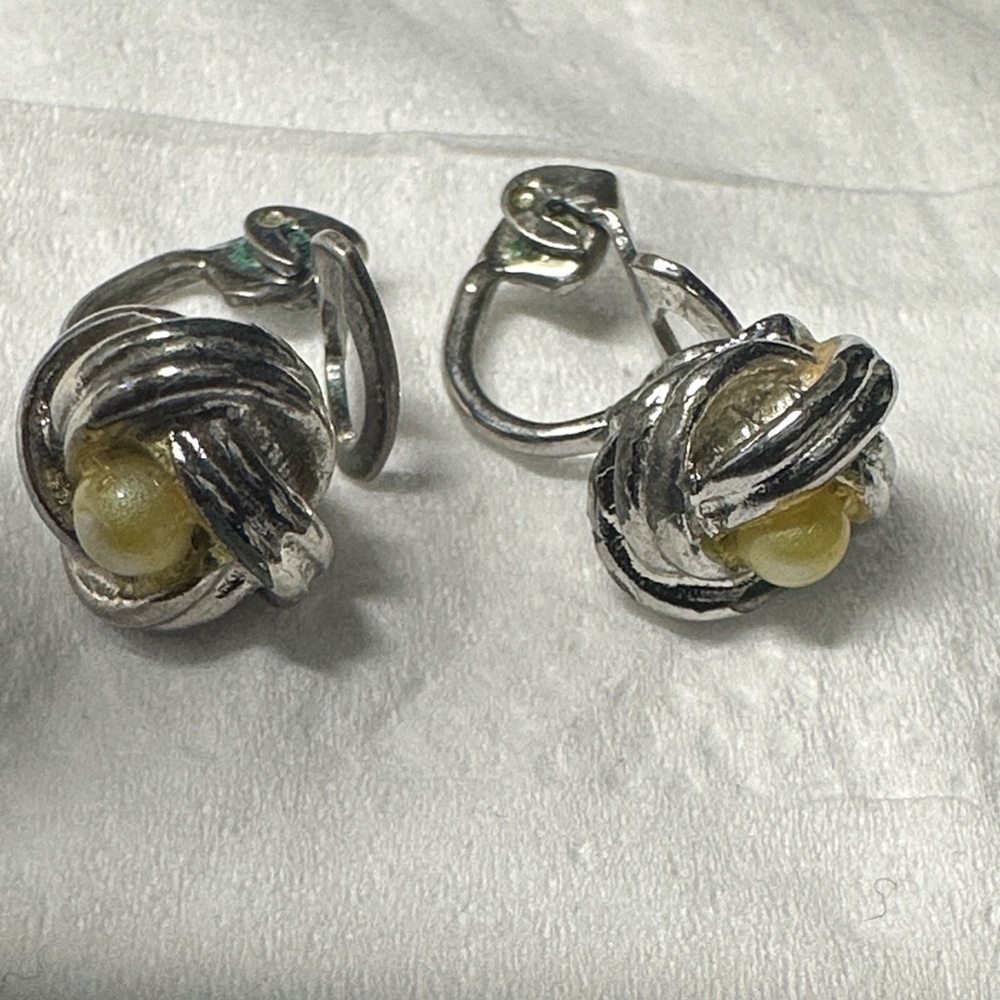Vintage Silver tone screw back Clip-On Earrings with Yellow Pearl Accent